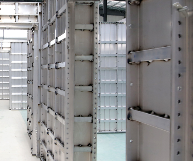 鋁模板和傳統(tǒng)模板之間到底是存在哪些差別？