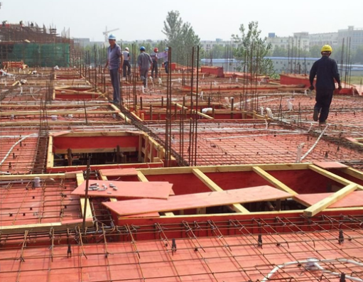 實時關(guān)注建筑模板價格波動趨勢合理控制工程成本